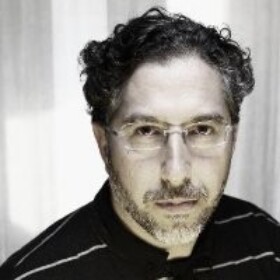 José Antonio Rojo : Fotógrafo especializado en fotografía corporativa y editorial.